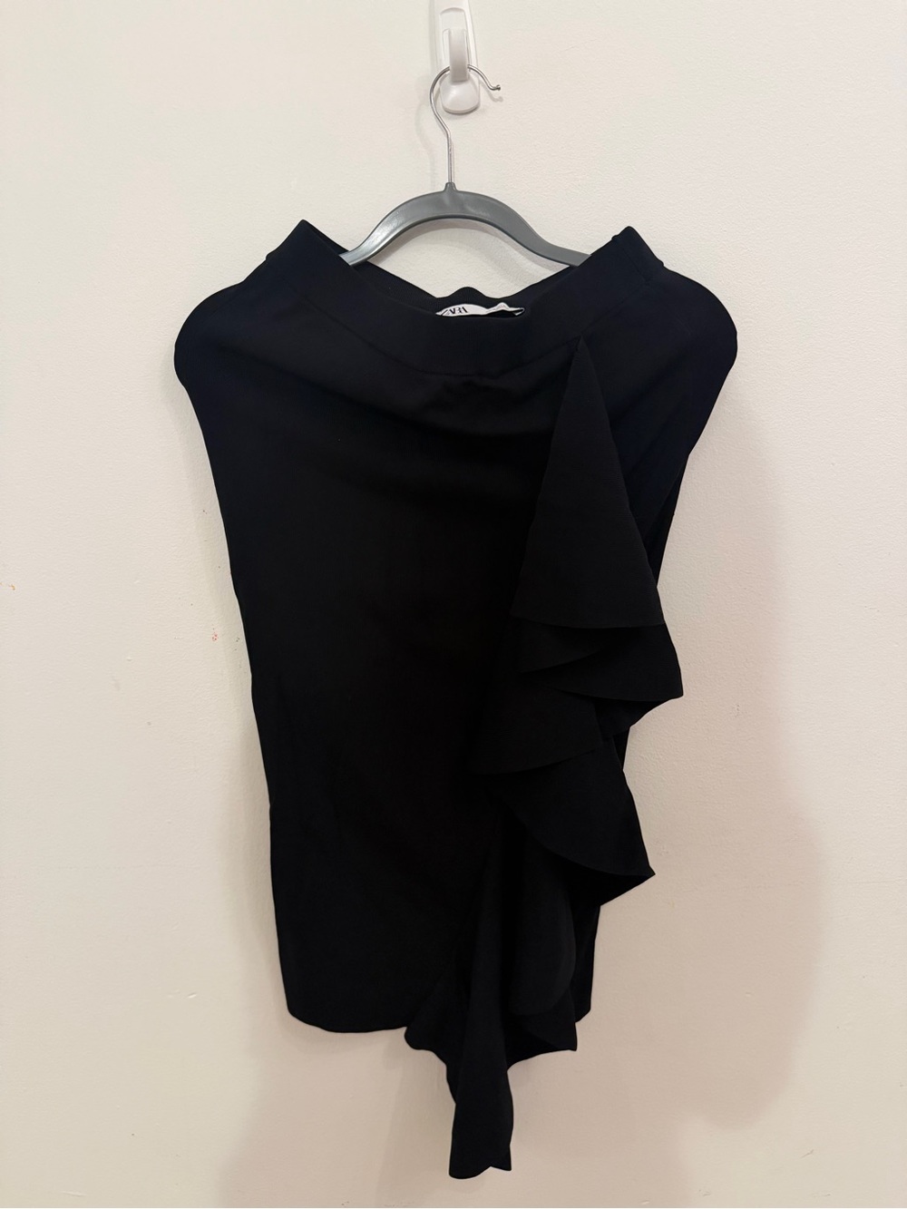 Zara Black Midi Skirt with Asymmetric Ruffle